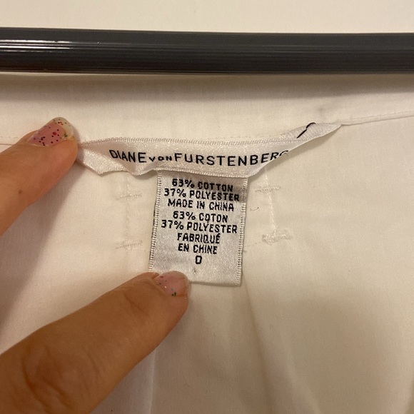 Diane von Furstenberg women’s white wrap blouse, size 0 - Picture 2 of 10